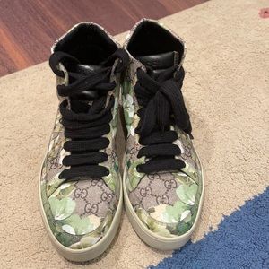 Pair of authentic Gucci shoes